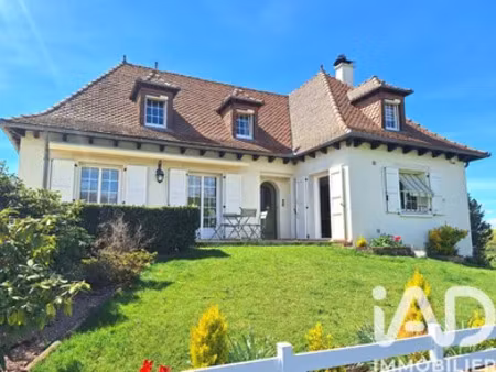 maison à arpajon-sur-cère (15130)