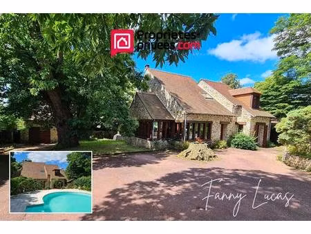 propriété de caractère et sa piscine sans vis-à-vis