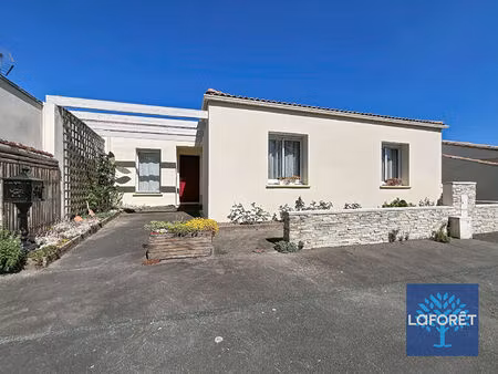 rare sur le secteur ? maison de plain-pied à vendre ? bourg sous la roche