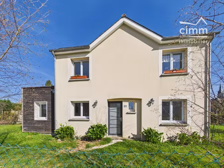 maison familiale récente à jumelles