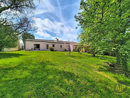 maison montaigu vendee 4 pièce(s) 100 m2