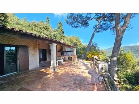 grande maison t 5 à rénover sur terrain 1800 m2