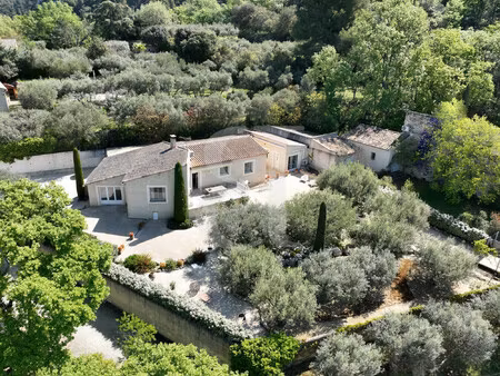 villa de plain pied à vendre avec vue dominante et gîte indép