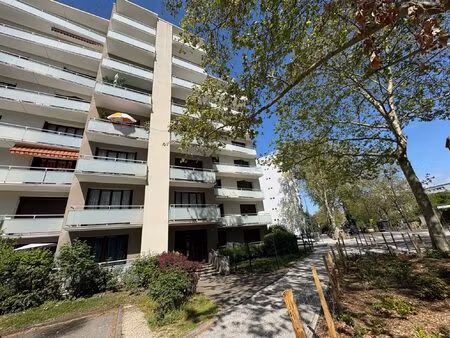 garage à vendre de 14m² dans une copropriété sécurisée