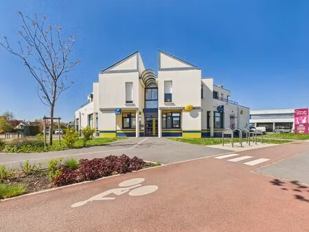 local commercial  bureaux et appartement