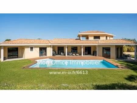 référence : 6613-mac - maison familiale de 225 m2 sur 1 hectare avec piscine et double gar