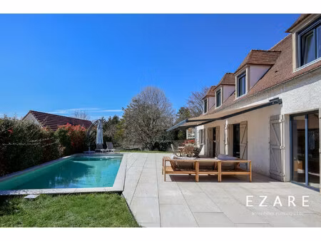 maison avec piscine sur les hauteurs de daix
