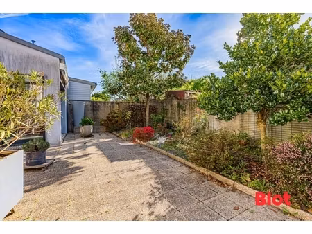 maison de 2007 à vendre  avec vie de plein pied  au calme  garage  terrasse