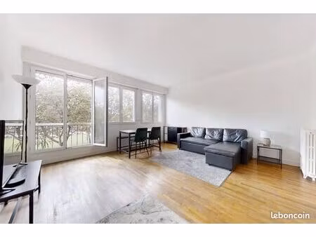 loue grand appartement t3 très lumineux