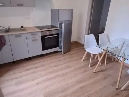 t2 meublé 27 m² (jardin et parking)