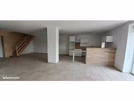 maison avec 4 chambres