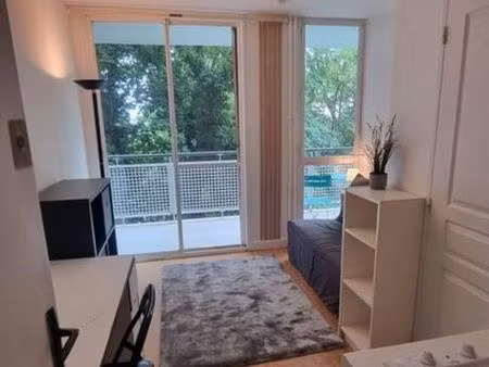 studio meublé avec terrasse – tout compris