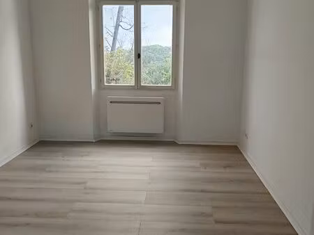 t1 en rez-de-chaussée  quartier calme résidentiell