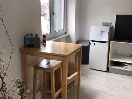 t3 duplex proche commerces et bus