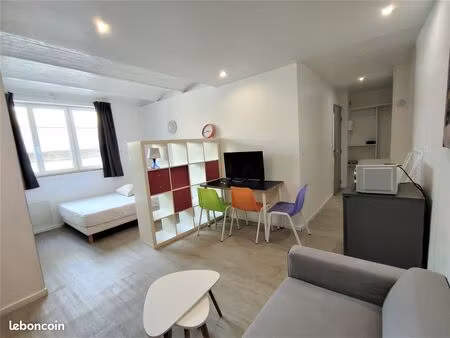 studio disponible dans résidence calme  proche métro charles de gaulle et grand’place