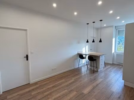 appartement 3 pièces rénové avec parking