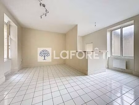 location appartement 3 pièces à thouars (79100) : à louer 3 pièces / 76m² thouars