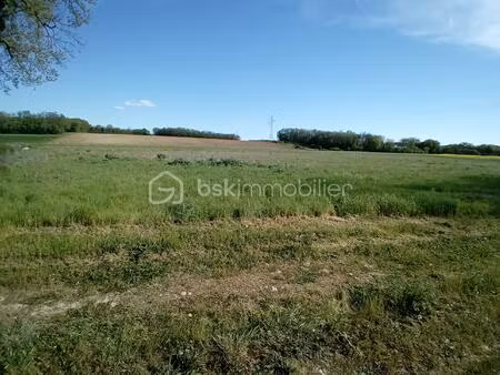 terrain de 16 690 m² à aubigne