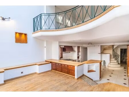 hôtel particulier à vendre dans le quartier hoche-friedland