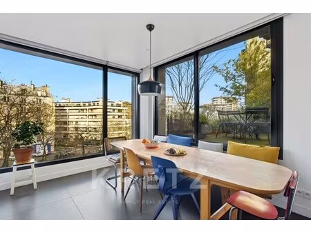 maison d'architecte à vendre dans le quartier république-saint ambroise