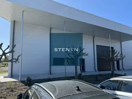 location commerce les pennes mirabeau 13170 550m²