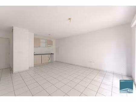 appartement t4 avec balcon et 2 parkings