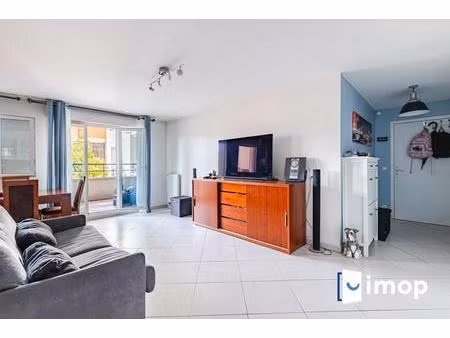 sevran : spacieux 3 pièces avec balcon  parking et résidence sécurisée à 5 min du rer