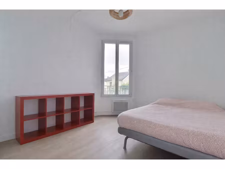 studio colombes 26 m² refait à neuf proche gare cave calme