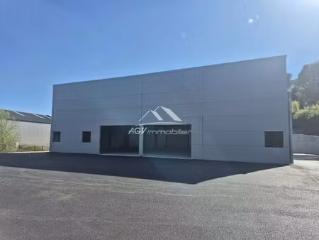 local commercial 600 m²