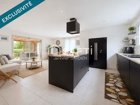 maison récente de 2021  de plain-pied  3 chambres  spa et jardin avec vue sur vignes