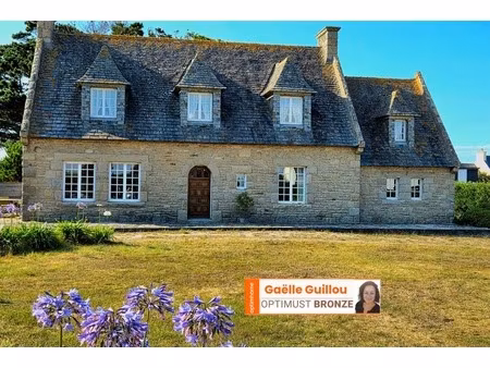 cléder – propriété familiale en bord de mer avec vaste terrain de 4200 m²