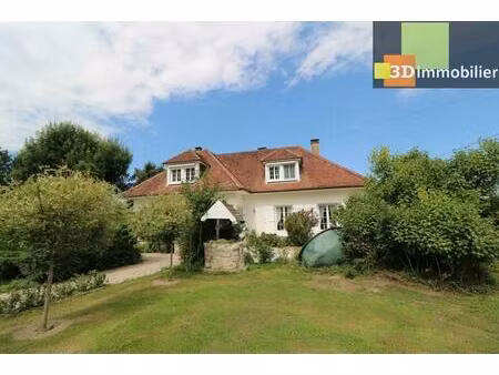 dole à 15 mns  lons à 20mns vends superbe propriété au calme de 8 pièces  290m²  dépendanc