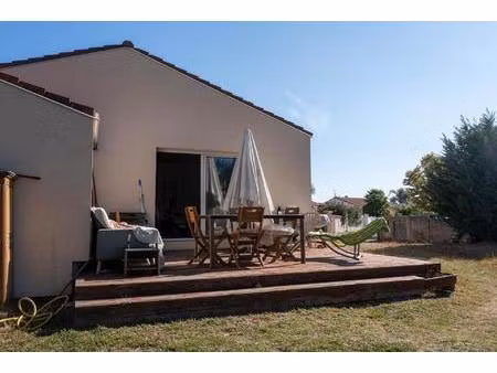 charmante maison de 100 m² avec terrain clos de 478 m² – le muy (83490)