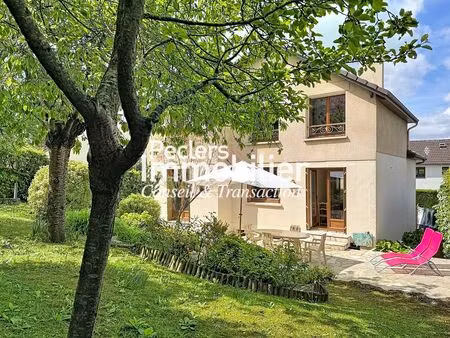 maison familiale 5 chambres dans le quartier des coteaux