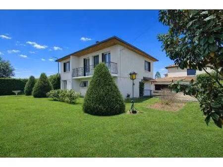 maison au calme   jolie parcelle de terrain