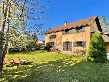 maison t5 de 180 m² à ruy-montceau