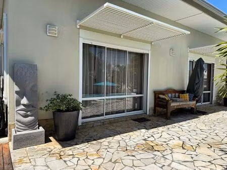 villa de standing avec piscine et prestations haut de gamme