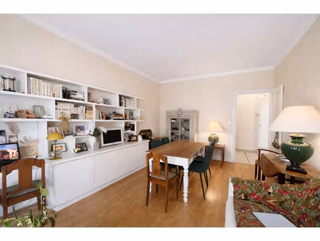 bel appartement en centre-ville - 58m2 - garage  balcon/véranda et cave