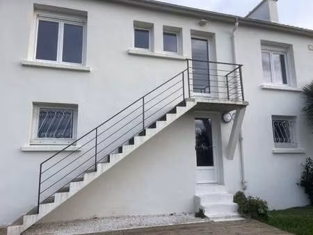 location maison à saint-pol-de-léon (29250) : à louer / 101m² saint-pol-de-léon