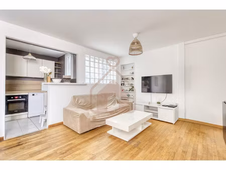 duplex en dernier étage au coeur de la ville & au pied des mét