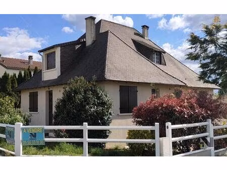 châlus - maison style périgourdin - quartier résidentiel calme