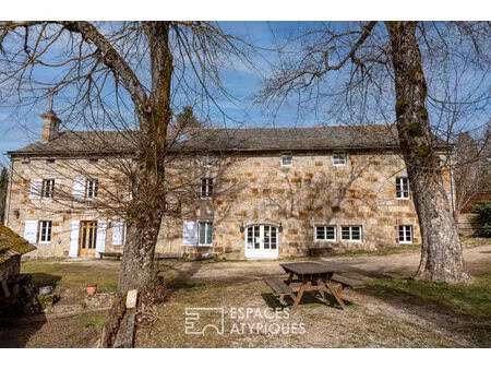 domaine équestre aux confins de l'ardèche et de la haute-loire