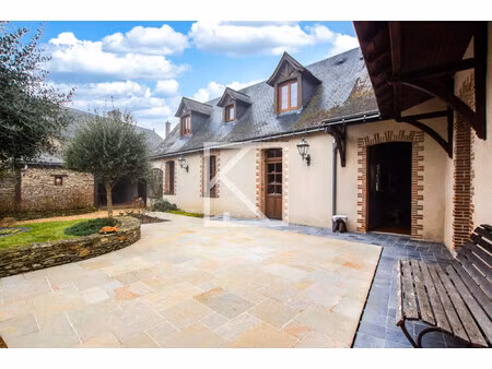 maison de bourg au caractère singulier