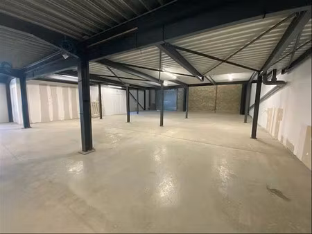 location local d'activités bouc bel air 320 m²