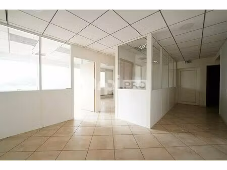 location bureaux 104 m² à 317 m²