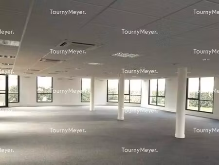 location bureaux 302 m² à 3 343 m²