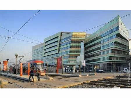 location bureau vaulx en velin 270 m²