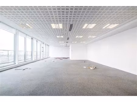location bureau paris 18ème (75018) 1 550 m²