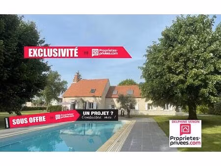 exclusivité- longère avec beaucoup de cachet avec piscine et parc arboré de 5585 m² proche