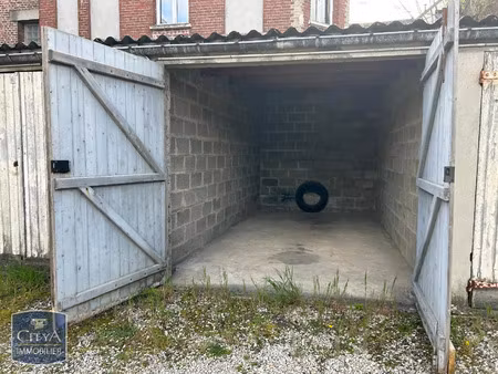 parking à louer 13 m² - saint-quentin (02) - 57€